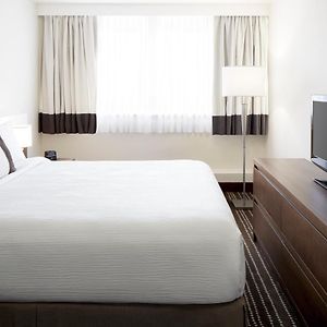One-Bedroom Queen Suite